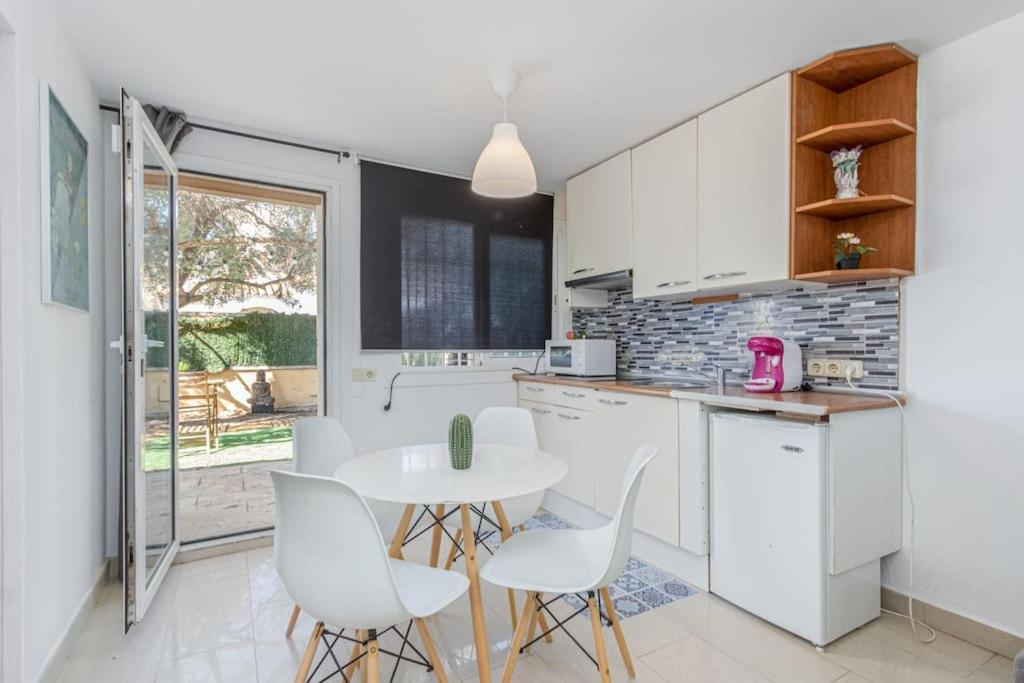 Вілла Casita Con Jardin, Bbq, Wifi, Centro Y Playa Емпуріабрава Екстер'єр фото